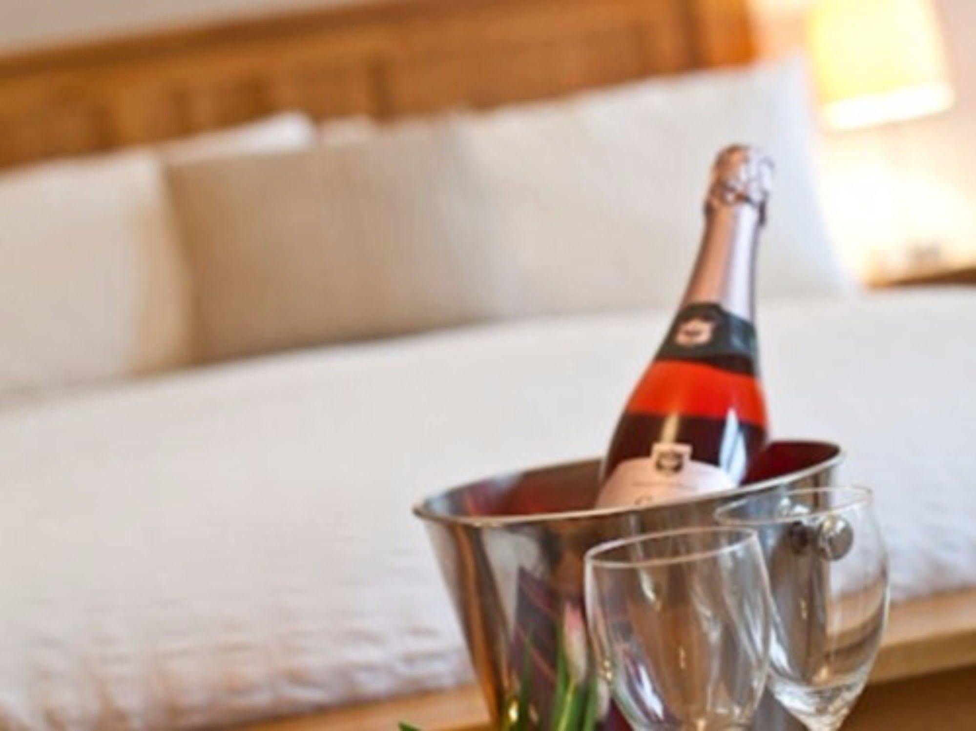 เครกโฮล์ม Bed & Breakfast โบว์เนส ออน วินเดอเมียร์ ภายนอก รูปภาพ